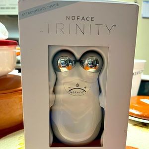 Nuface Trinity complete facial toning kit
